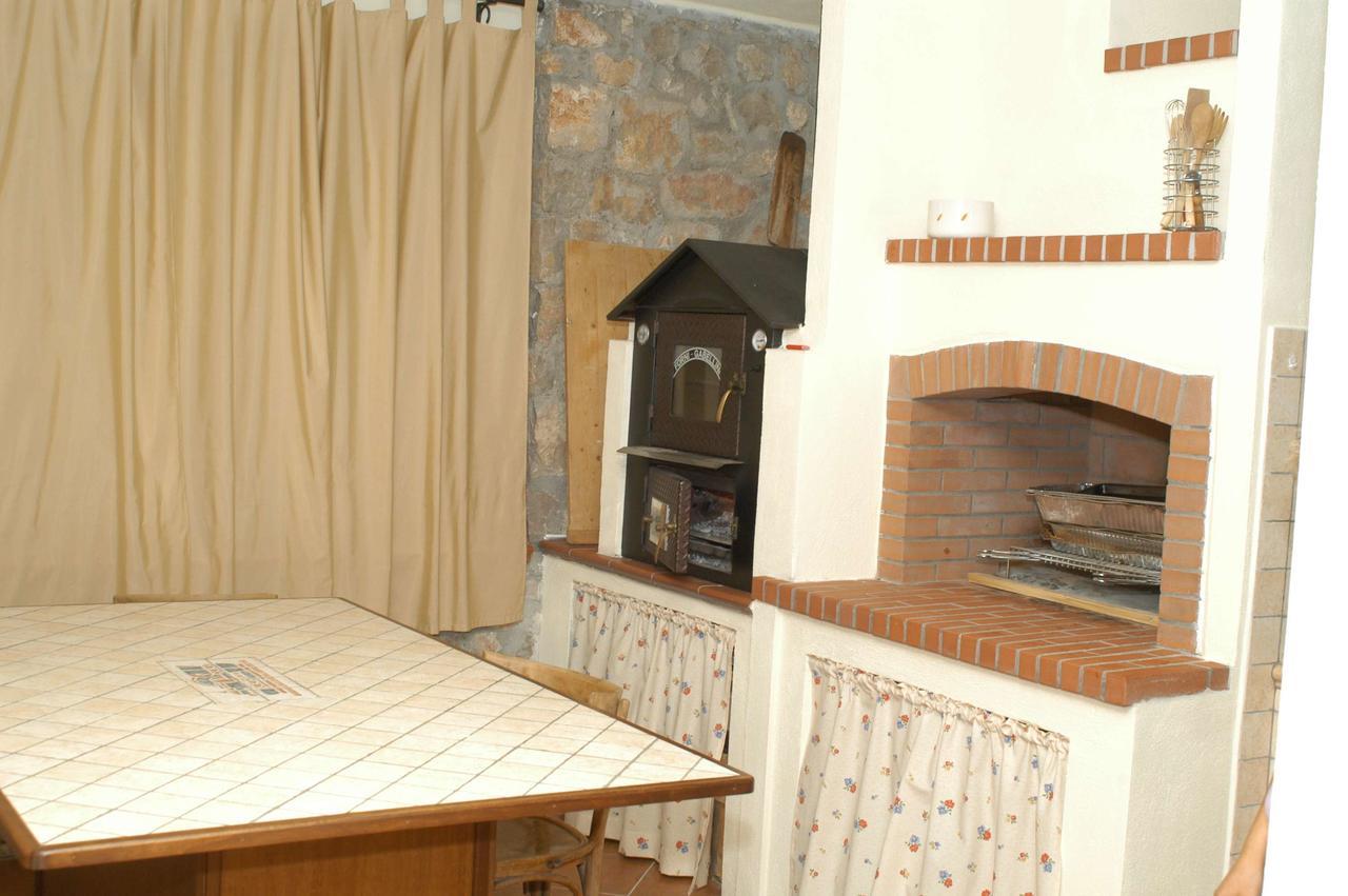 B&B La Vecchia Scuola Sonnino Bagian luar foto