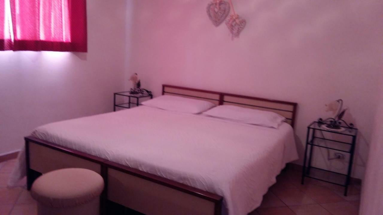 B&B La Vecchia Scuola Sonnino Bagian luar foto
