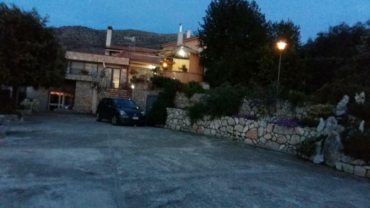 B&B La Vecchia Scuola Sonnino Bagian luar foto