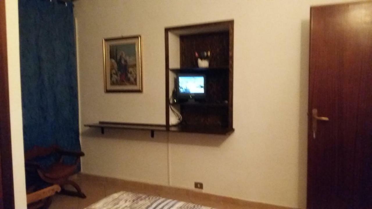 B&B La Vecchia Scuola Sonnino Bagian luar foto