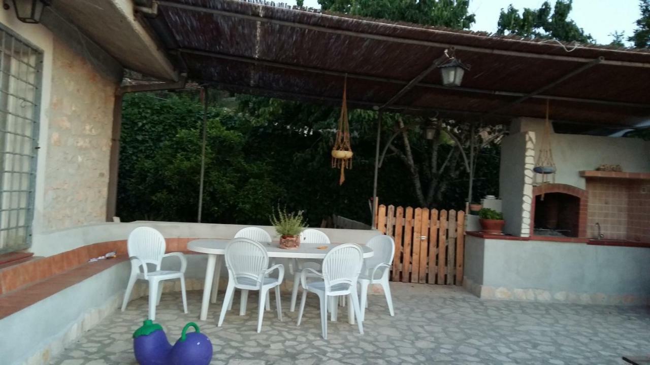 B&B La Vecchia Scuola Sonnino Bagian luar foto