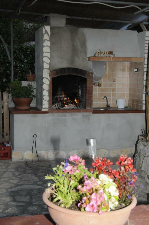 B&B La Vecchia Scuola Sonnino Bagian luar foto