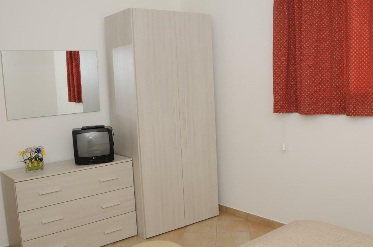 B&B La Vecchia Scuola Sonnino Bagian luar foto